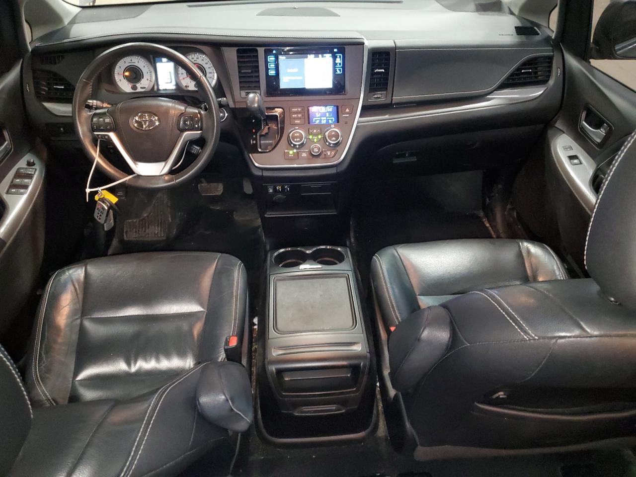 2016 Toyota Sienna - Image 8