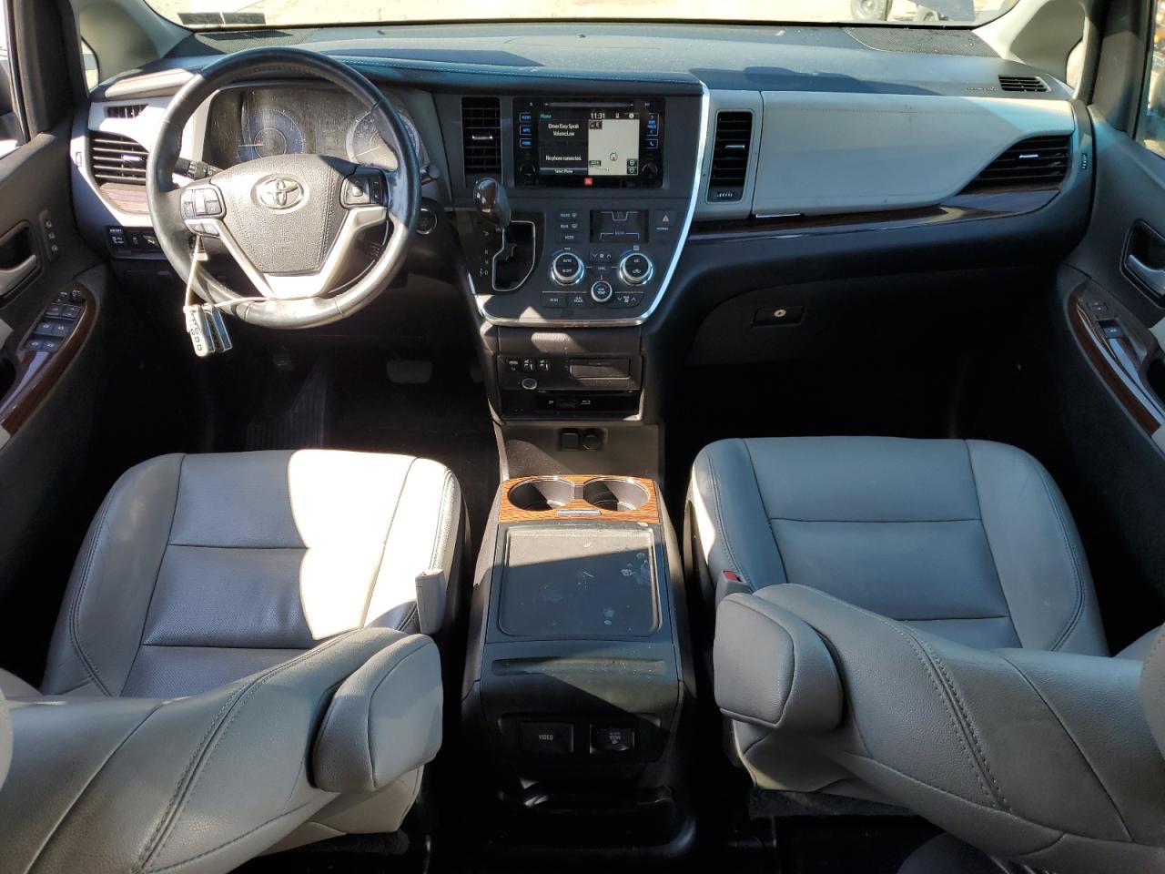 2015 Toyota Sienna - Image 8