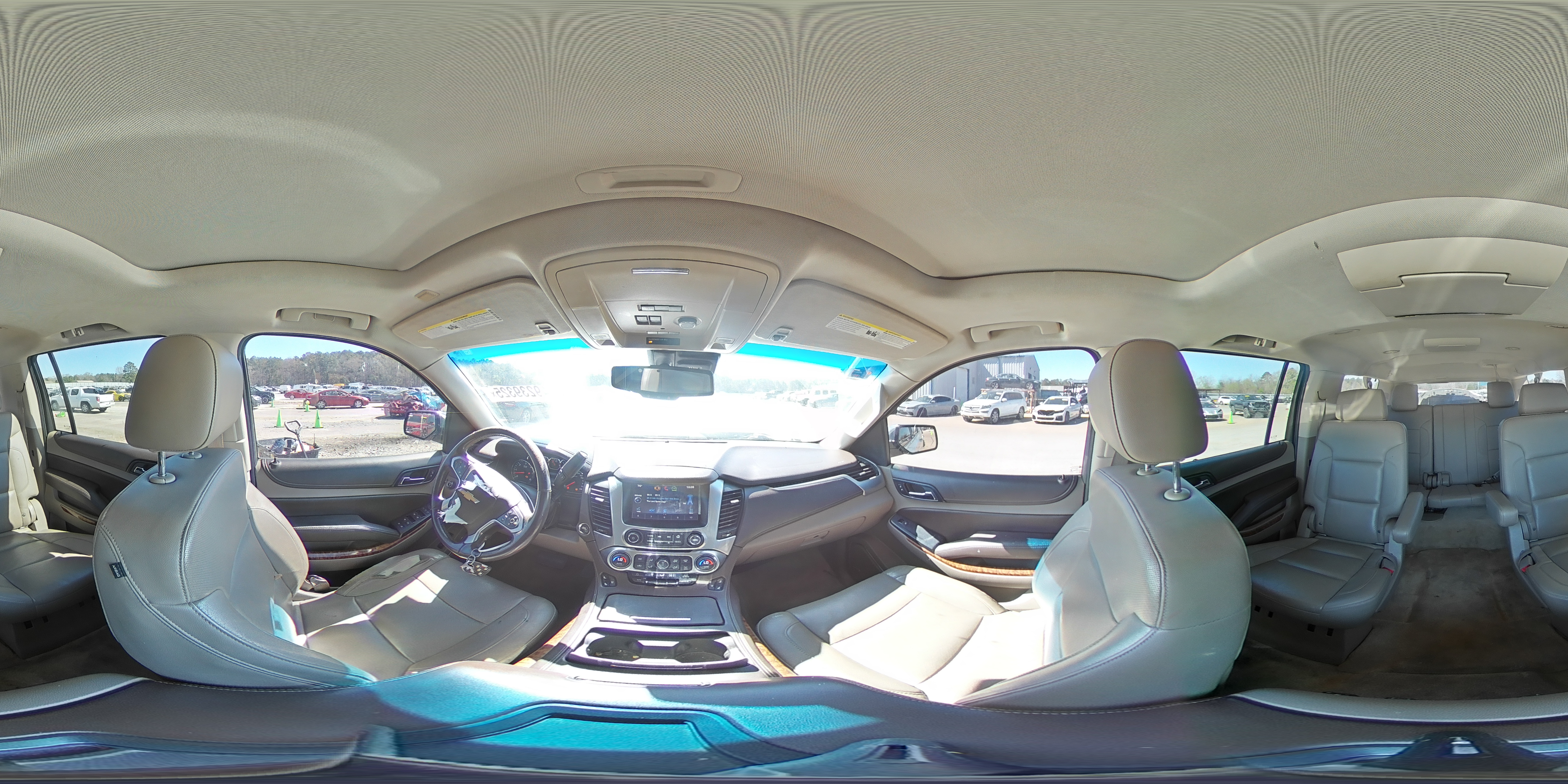 2015 Chevrolet Suburban - Image 13