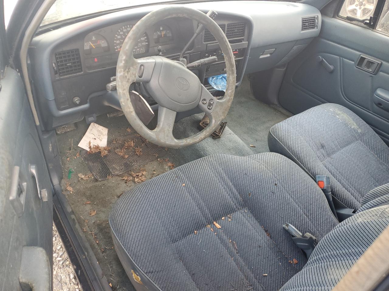 1994 Toyota Pickup - Image 8