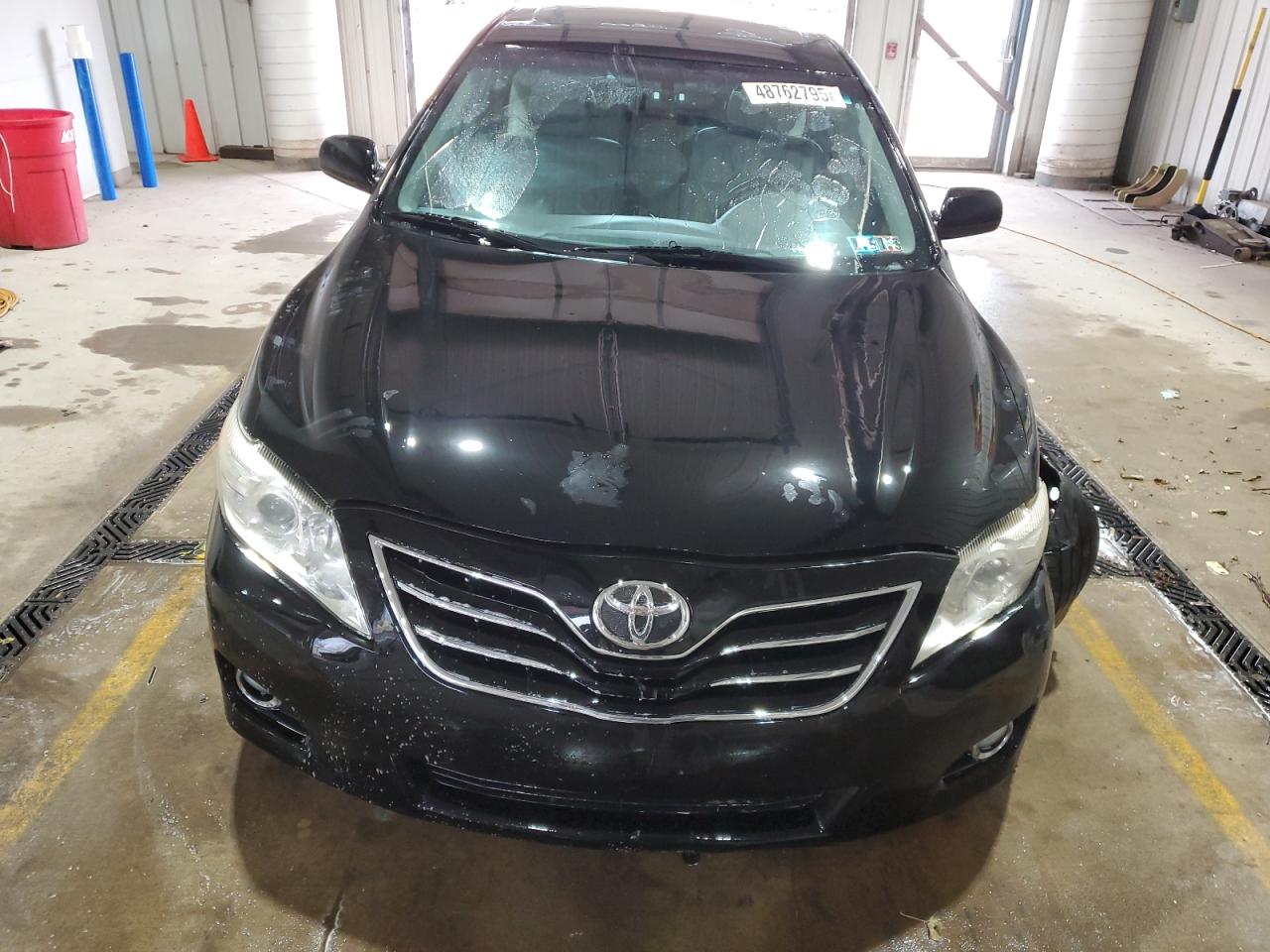 2011 Toyota Camry - Image 5