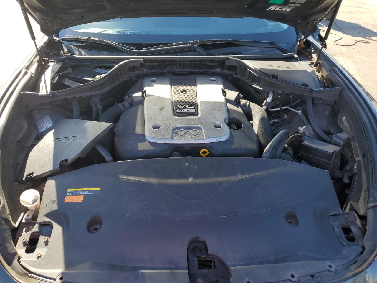 2011 Infiniti M - Image 12