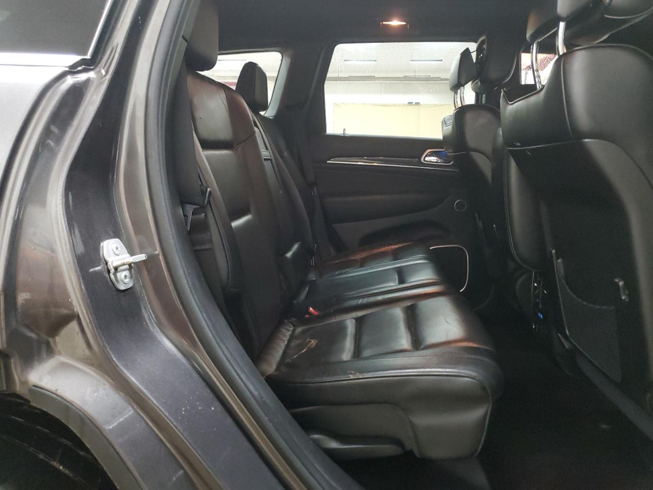 2015 Jeep Grand Cherokee - Image 11
