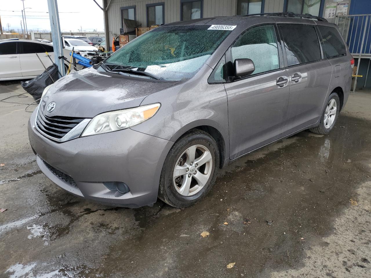 2014 Toyota Sienna Le for Sale in Los Angeles, CA - Side