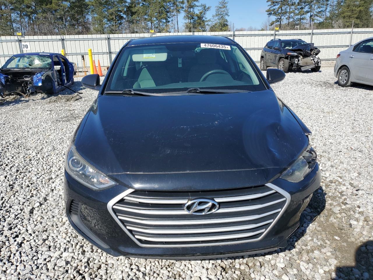 2017 Hyundai Elantra - Image 5