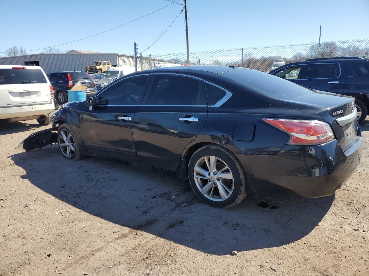 2014 Nissan Altima - Image 2