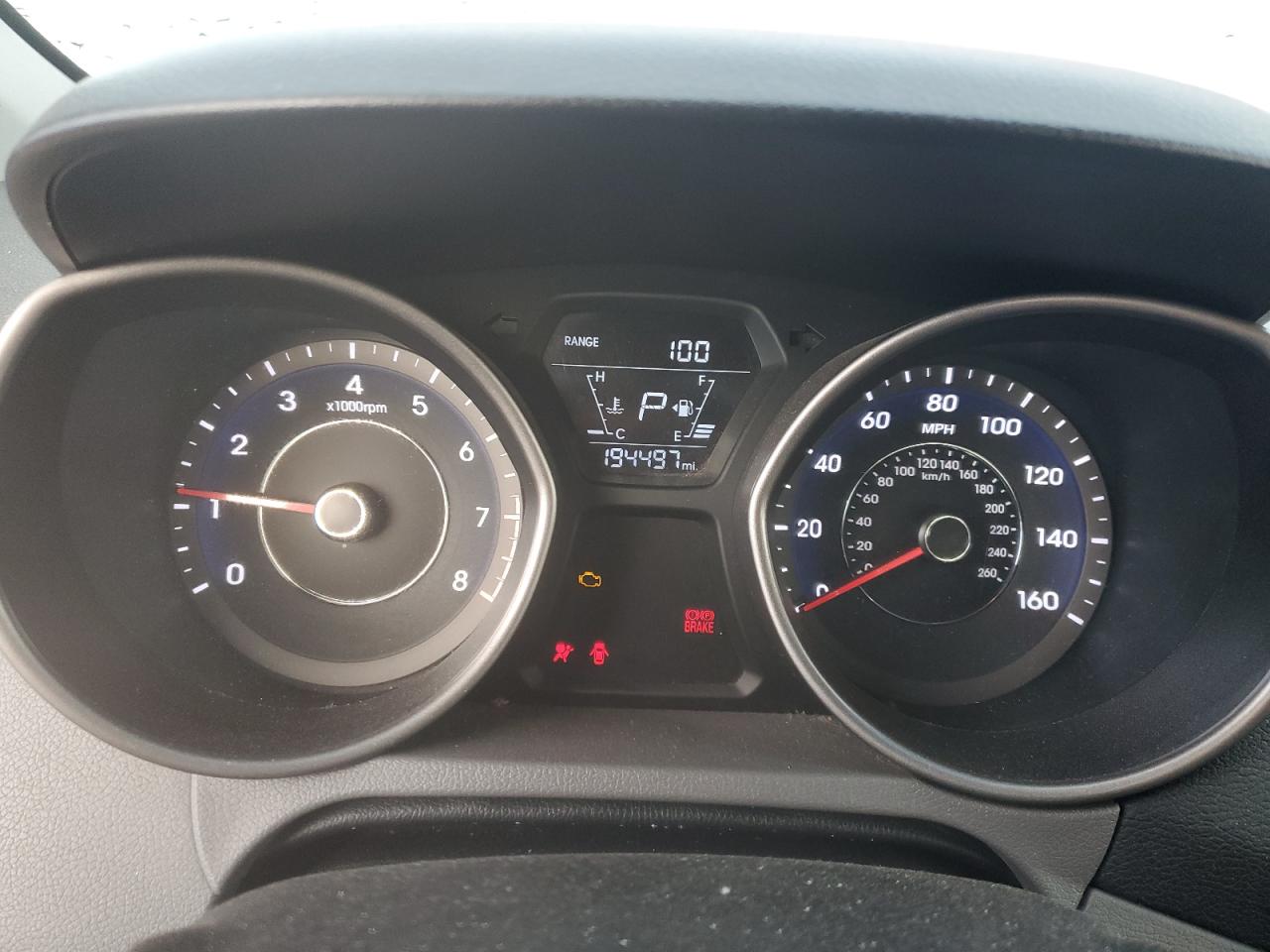 2016 Hyundai Elantra - Image 9