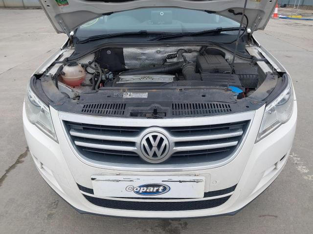 2011 VOLKSWAGEN TIGUAN MAT