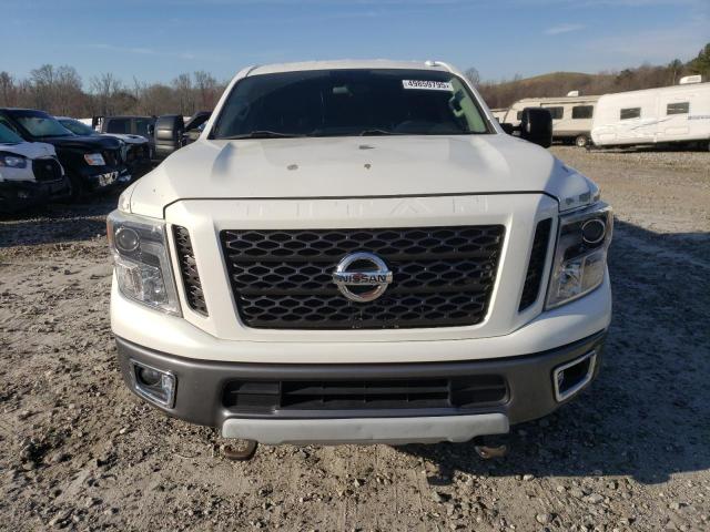  NISSAN TITAN 2017 Biały