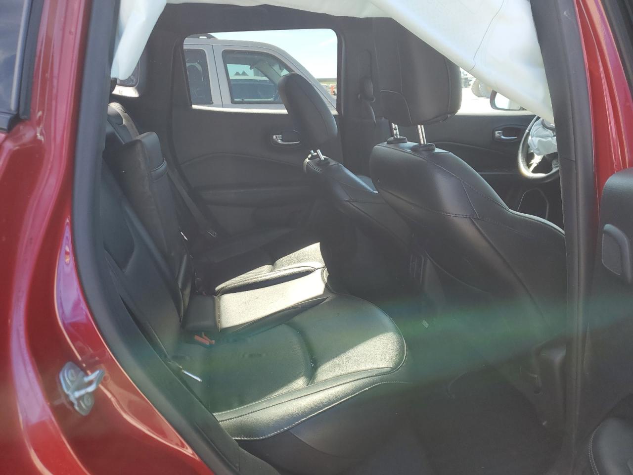 2020 Jeep Compass - Image 11