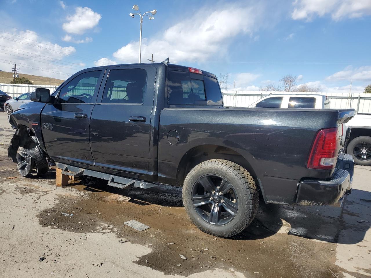 2015 RAM 1500 - Image 2