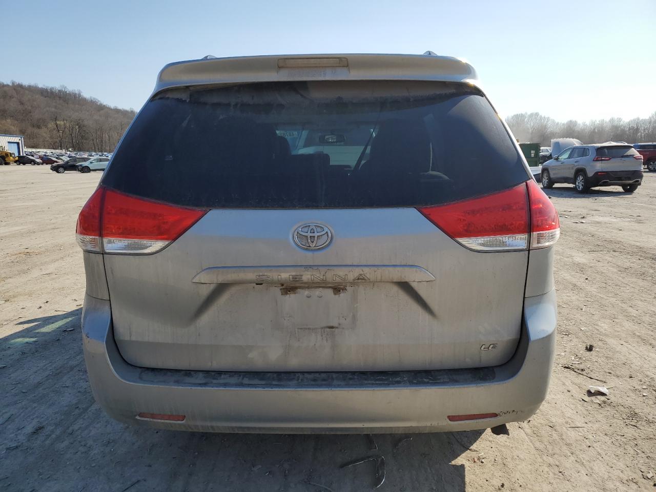 2013 Toyota Sienna - Image 6