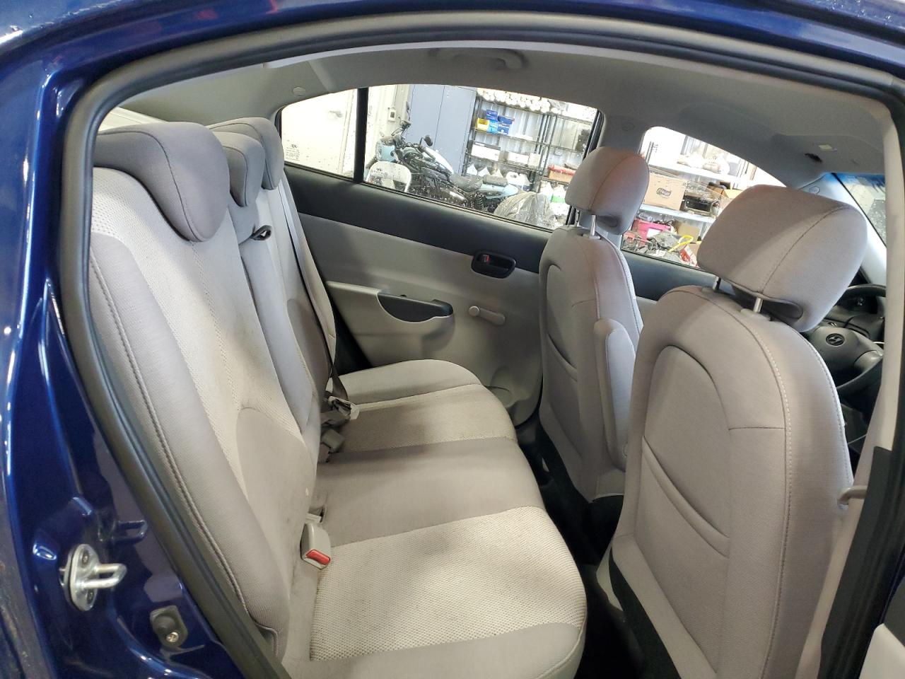 2008 Hyundai Accent - Image 10