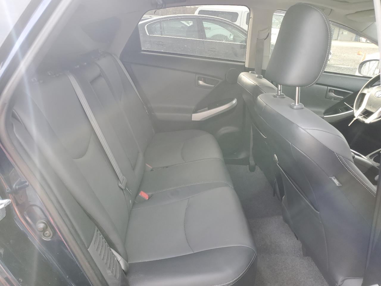 2015 Toyota Prius - Image 11