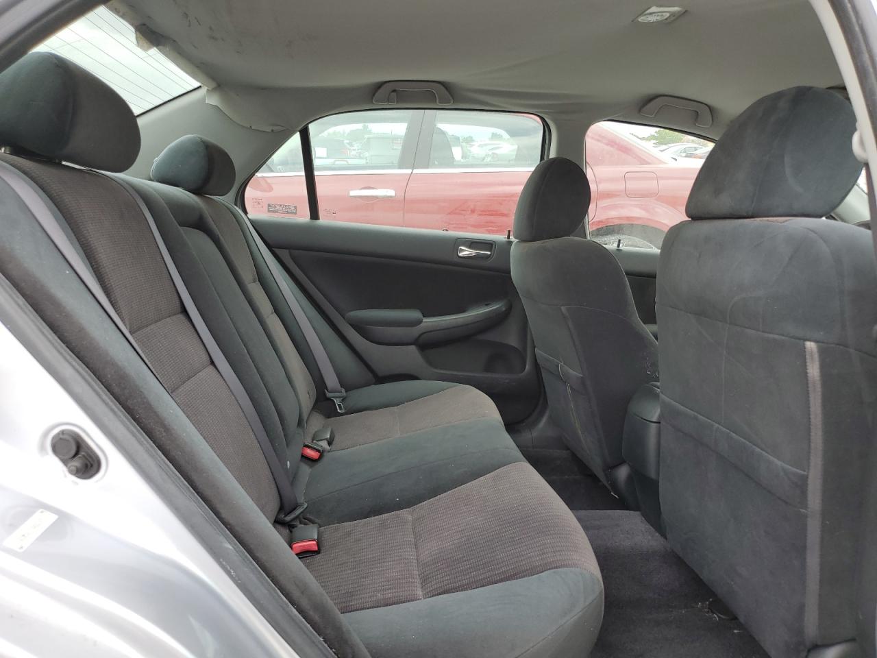 2004 Honda Accord - Image 10