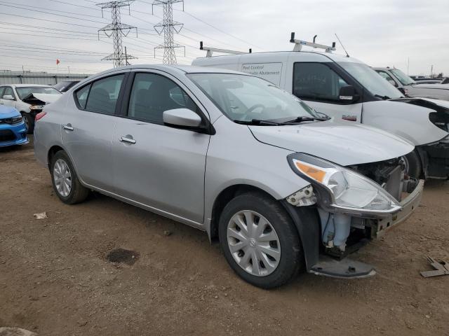  NISSAN VERSA 2015 Srebrny
