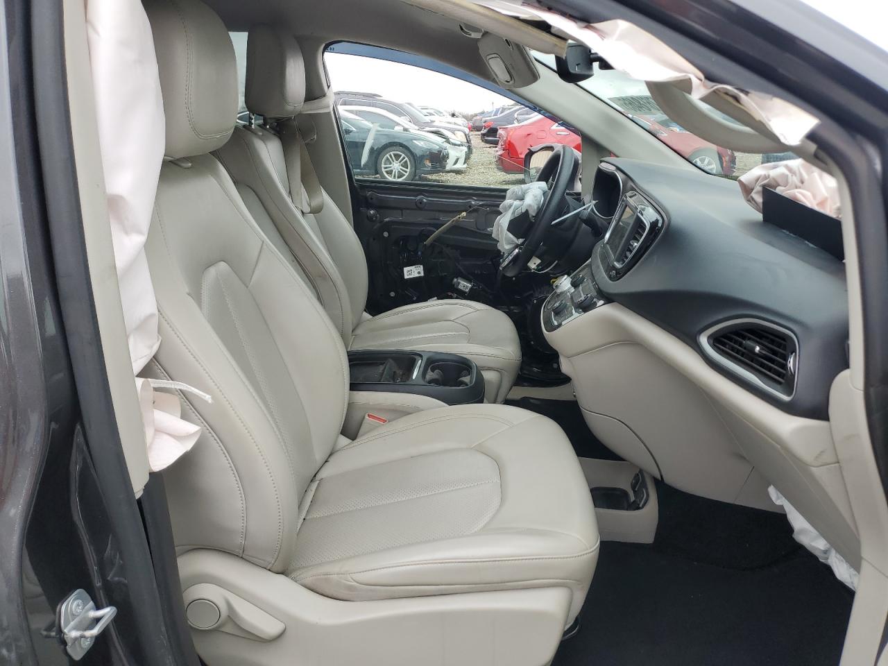 2021 Chrysler Voyager - Image 7
