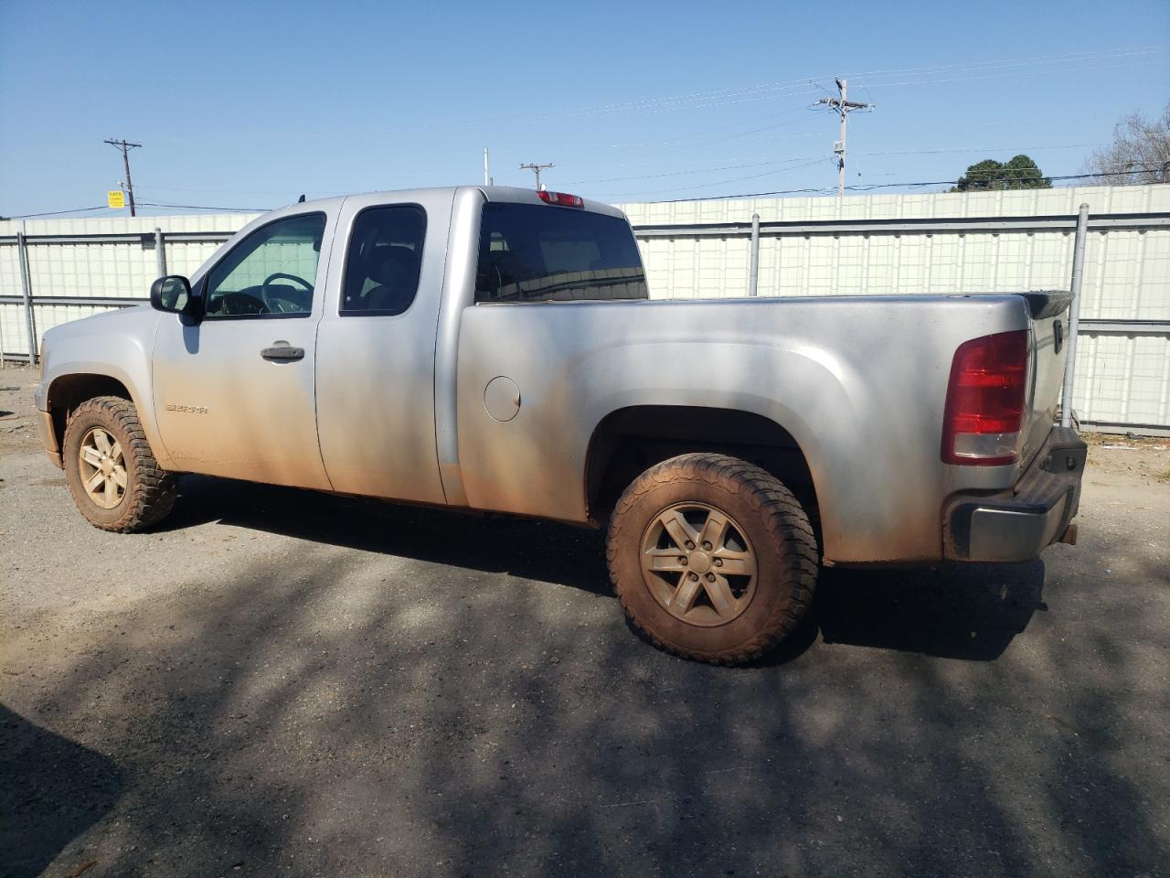 2010 GMC Sierra - Image 2