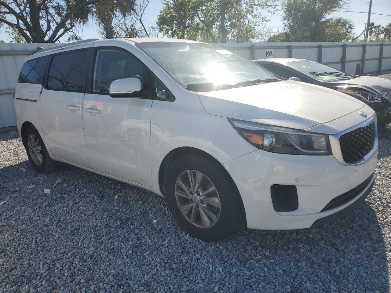 2017 Kia Sedona - Image 4