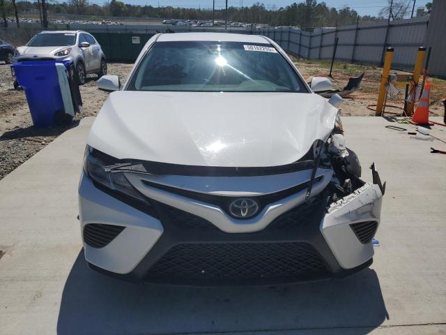  TOYOTA CAMRY 2018 Белый