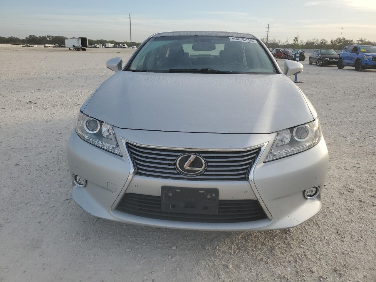 2015 Lexus ES - Image 5