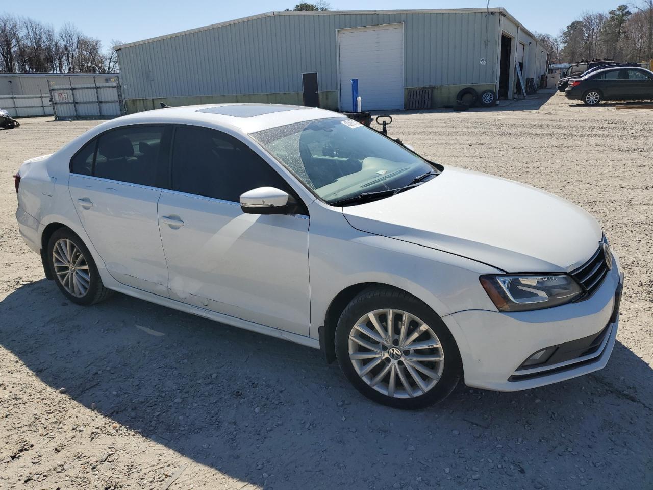 2016 Volkswagen Jetta - Image 4
