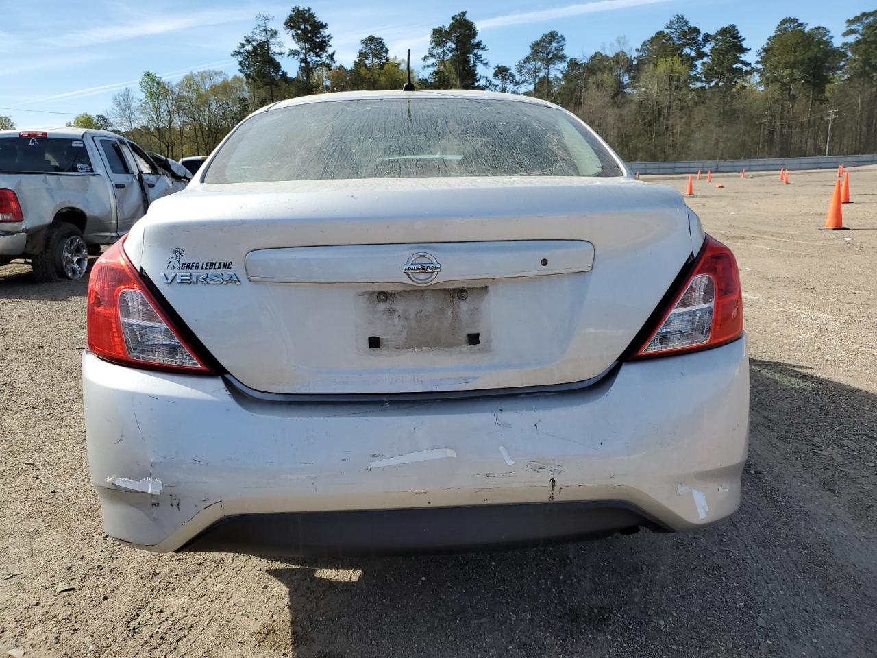 2015 Nissan Versa - Image 6