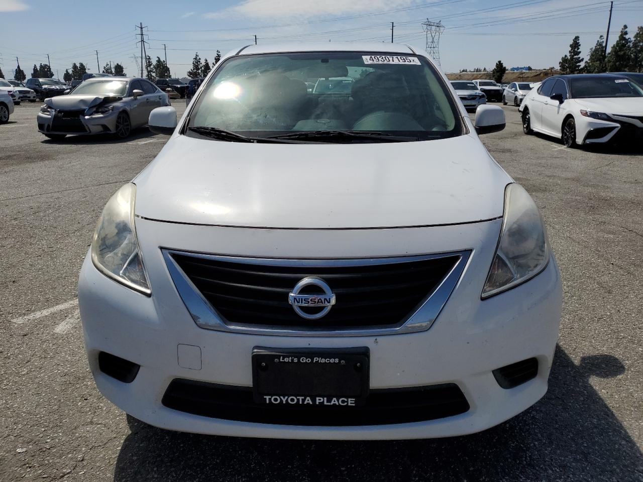 2014 Nissan Versa - Image 5