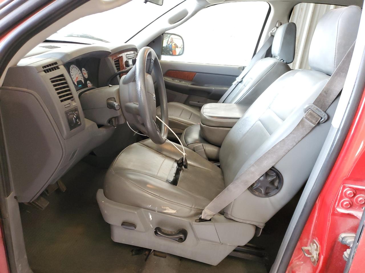 2006 Dodge RAM - Image 7