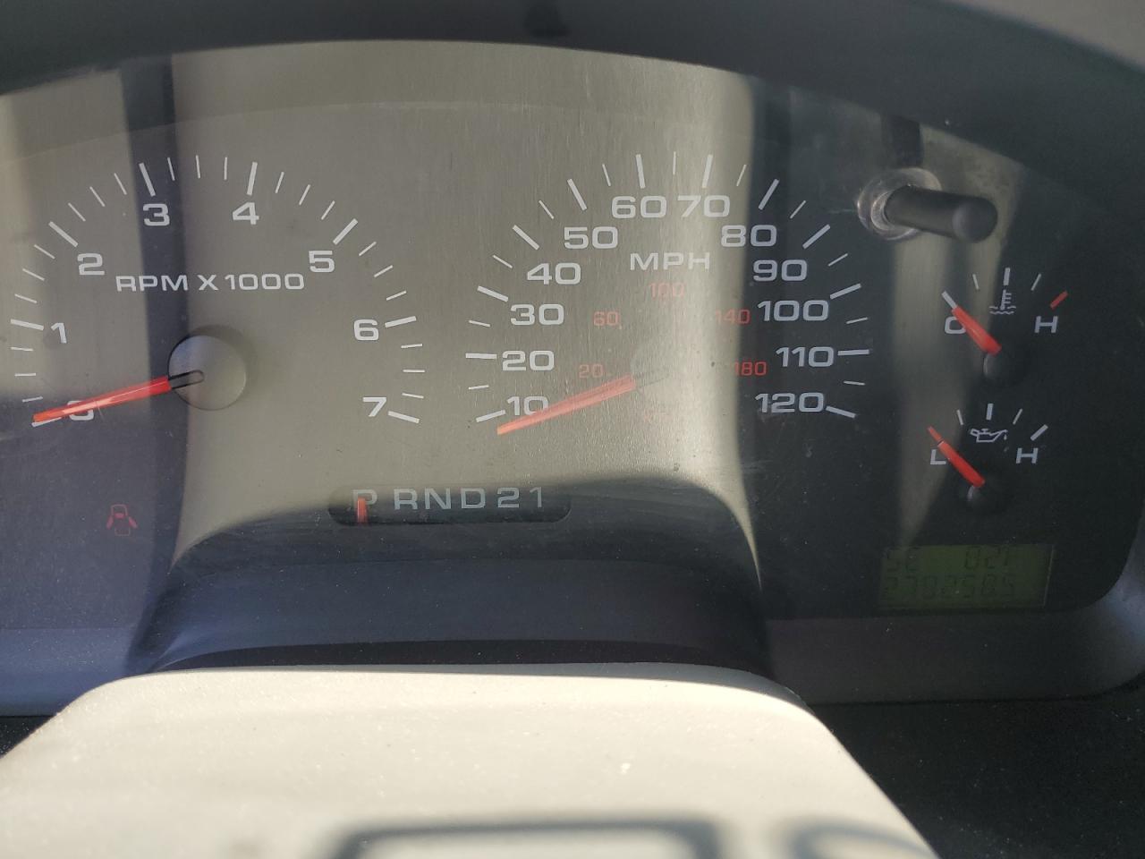 2004 Ford F-150 - Image 9