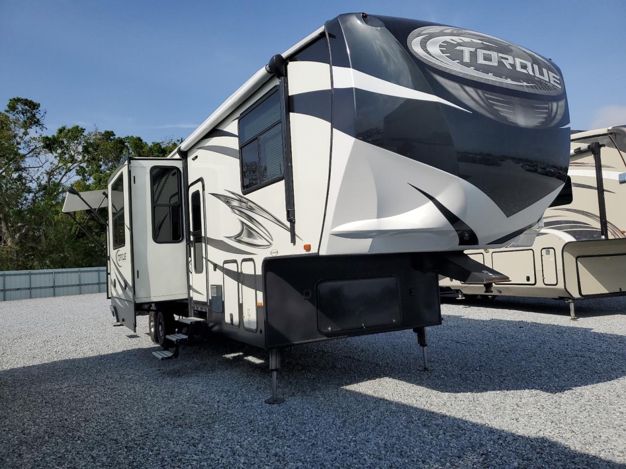 2017 Heart Land Torque for Sale in Riverview, FL - Minor Dent/Scratches