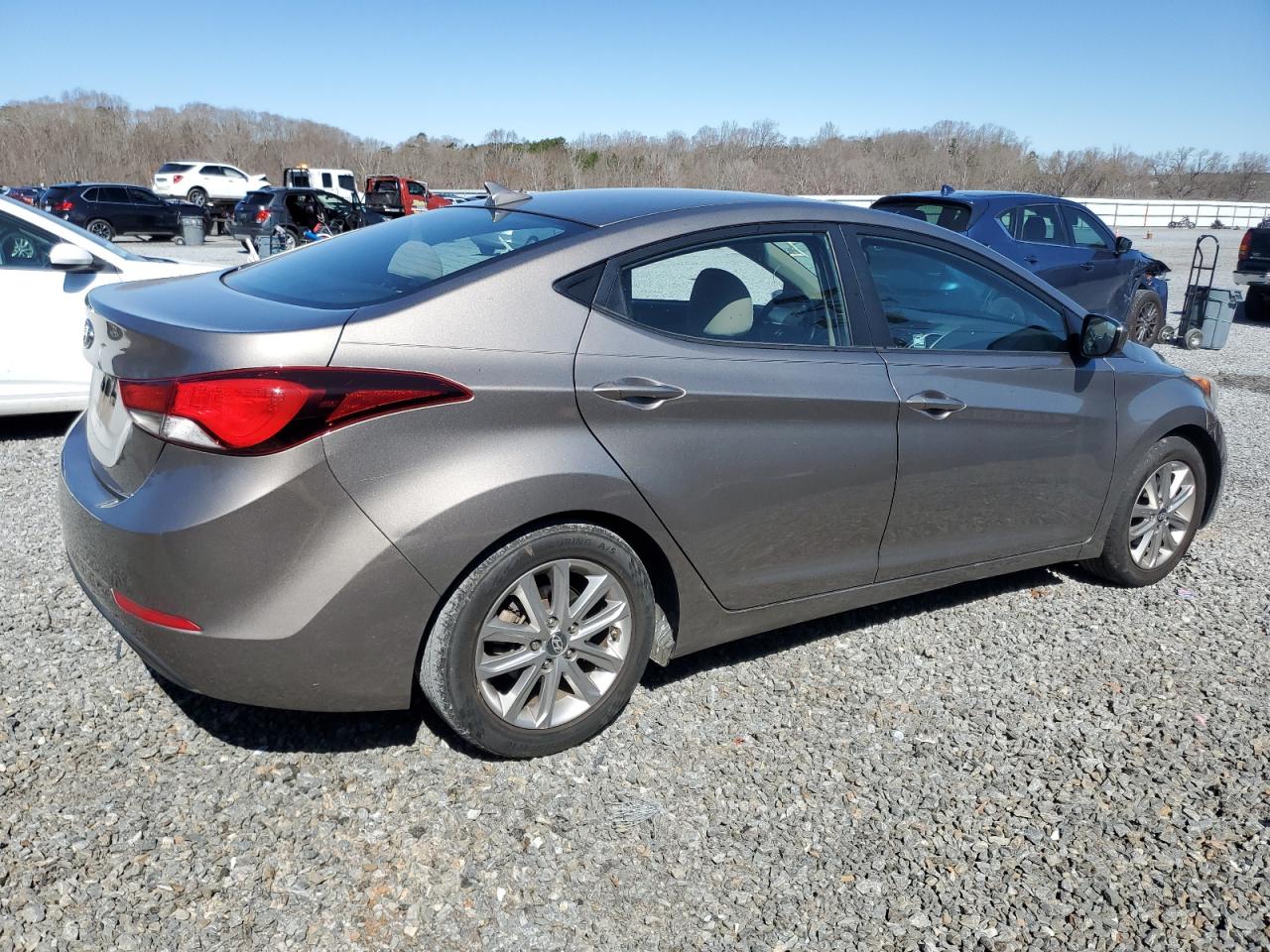 2014 Hyundai Elantra - Image 3