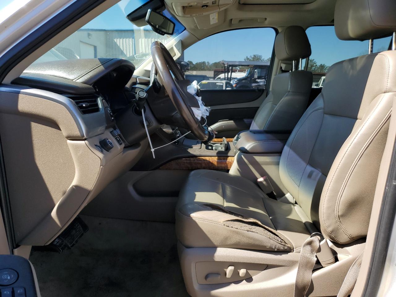 2015 Chevrolet Suburban - Image 7