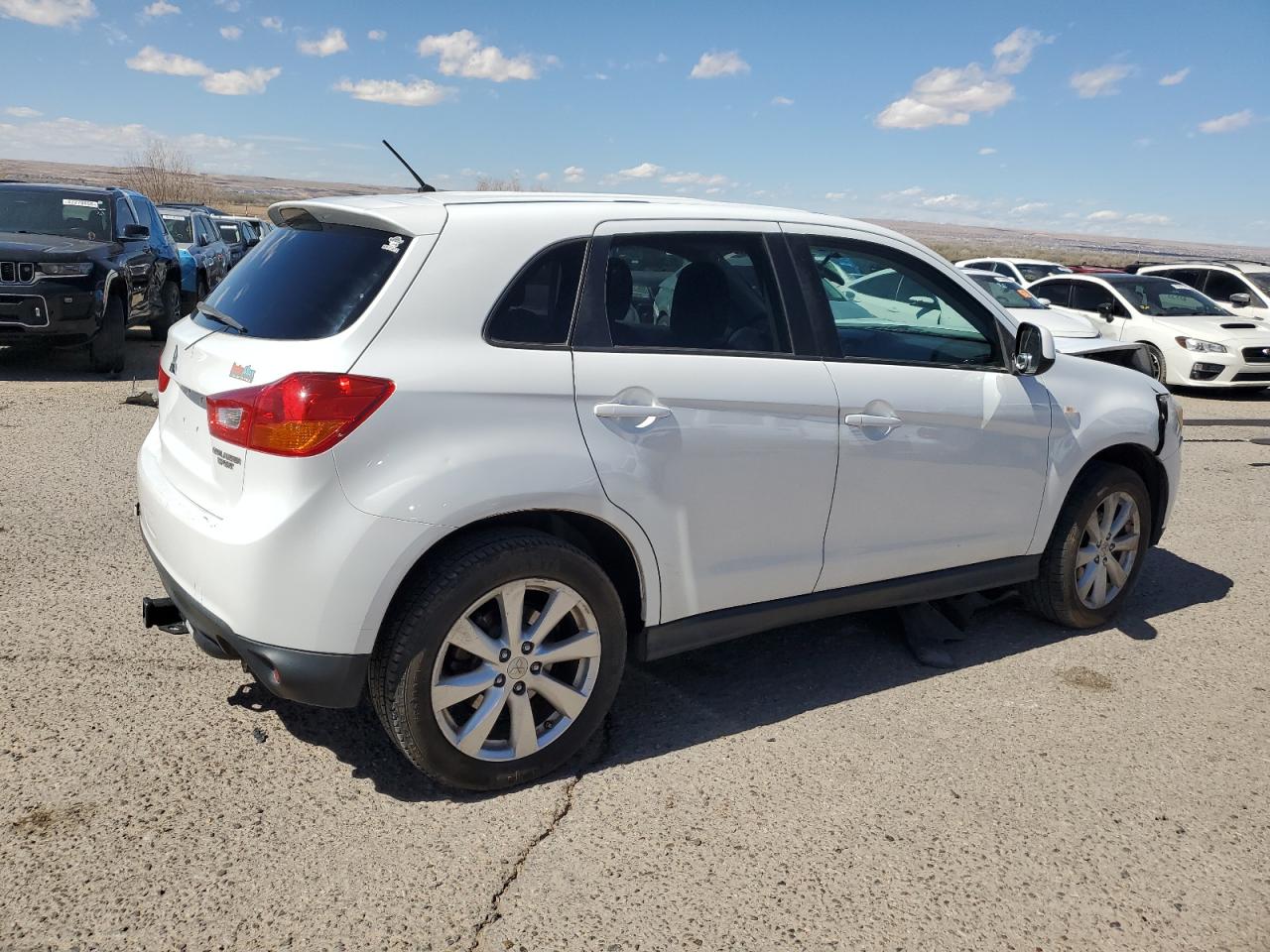 2013 Mitsubishi Outlander - Image 3