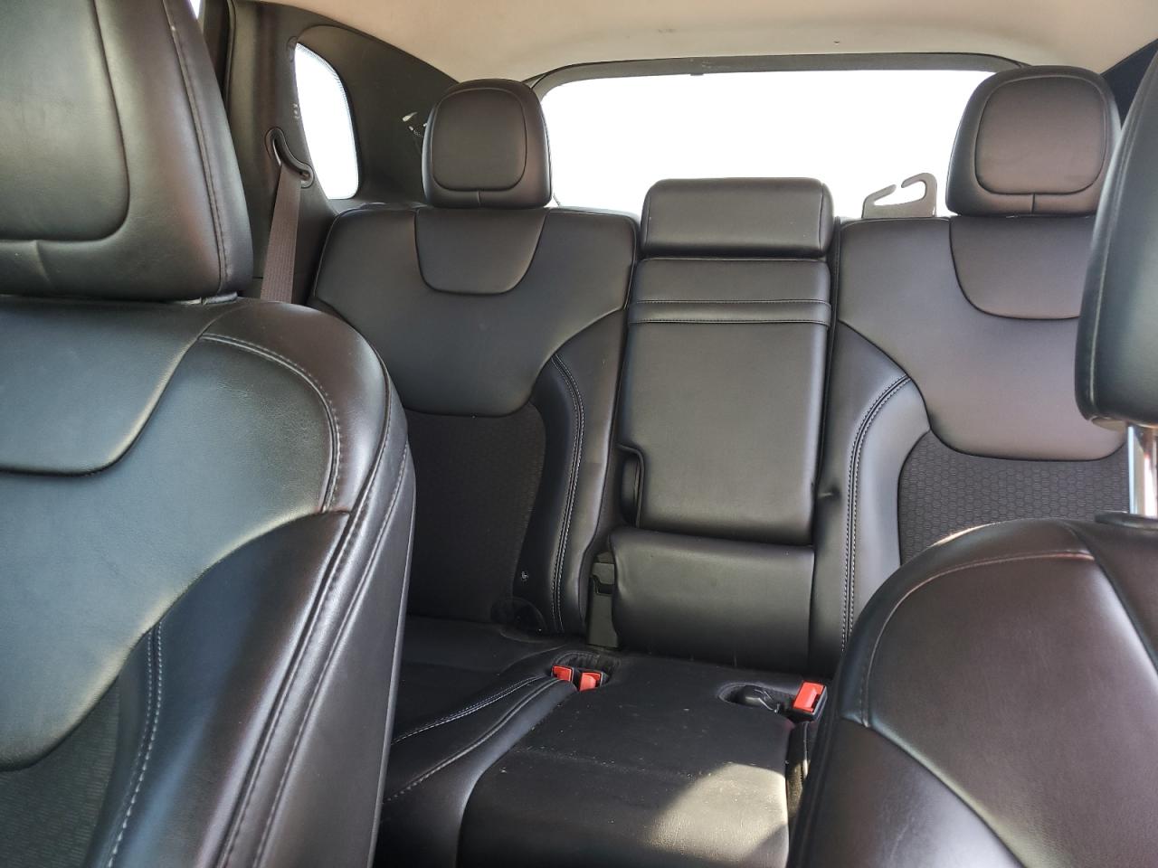 2019 Jeep Grand Cherokee - Image 10