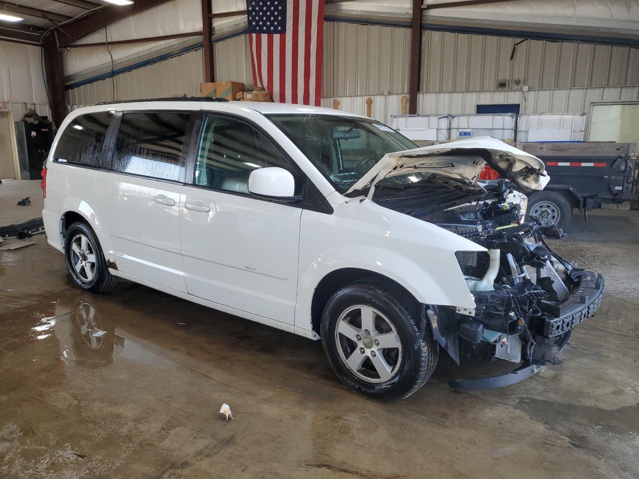 2011 Dodge Caravan - Image 4