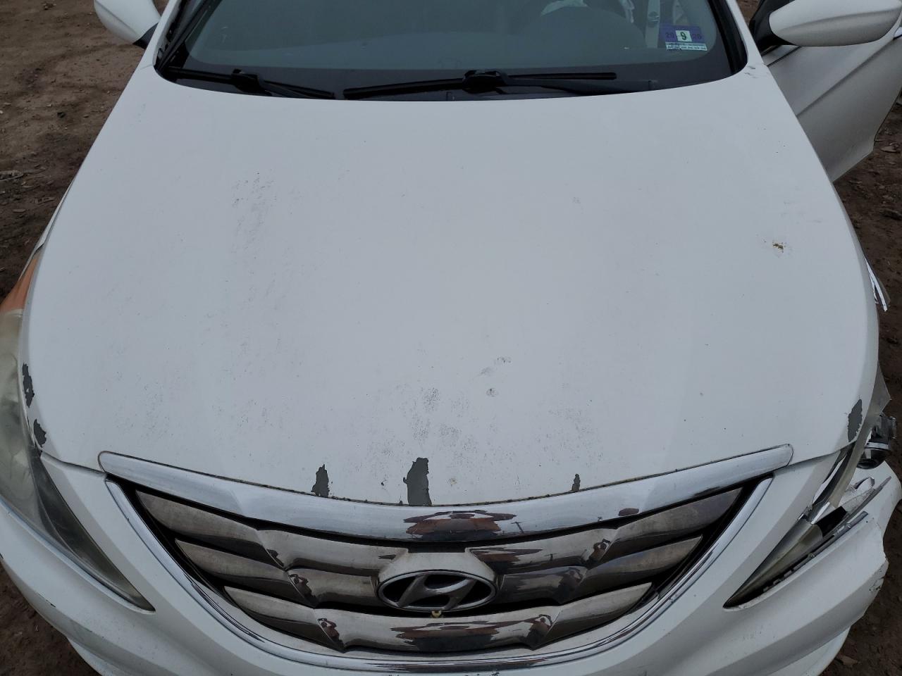 2011 Hyundai Sonata - Image 13
