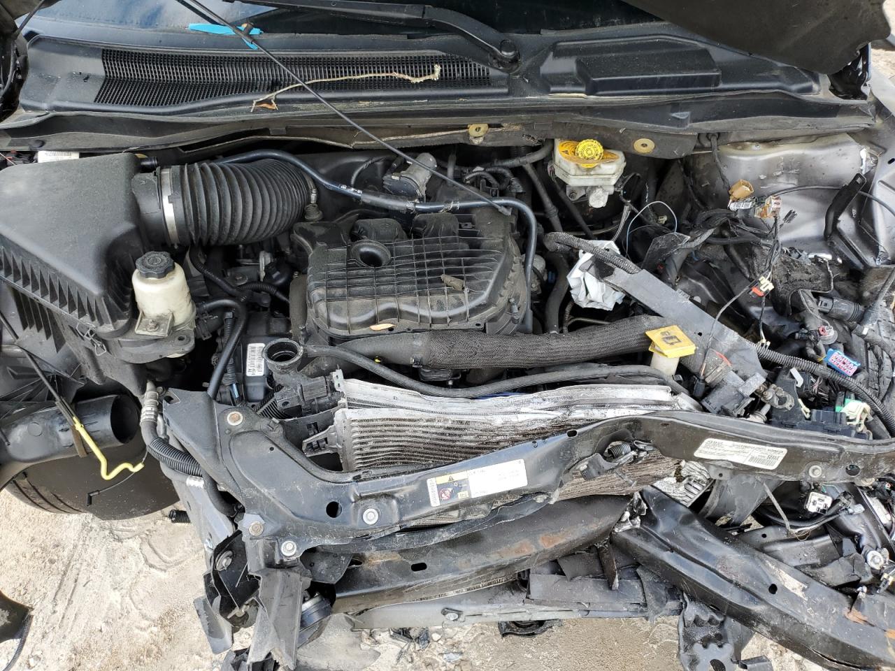 2016 Chrysler Town & Country - Image 13