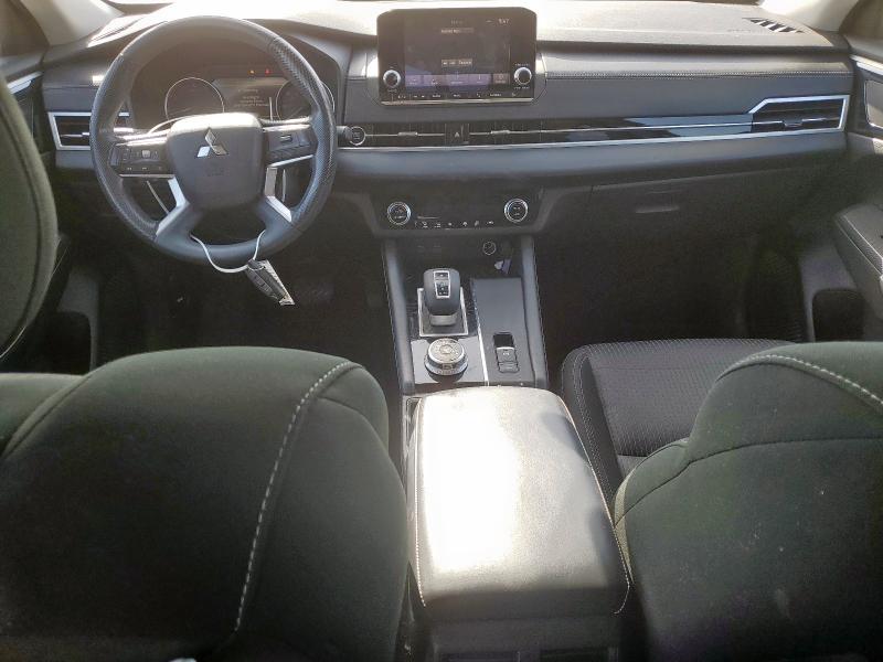  MITSUBISHI OUTLANDER 2022 Czarny