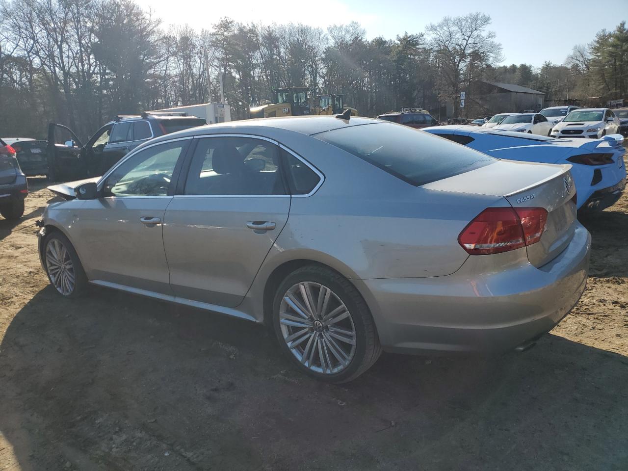 2014 Volkswagen Passat - Image 2