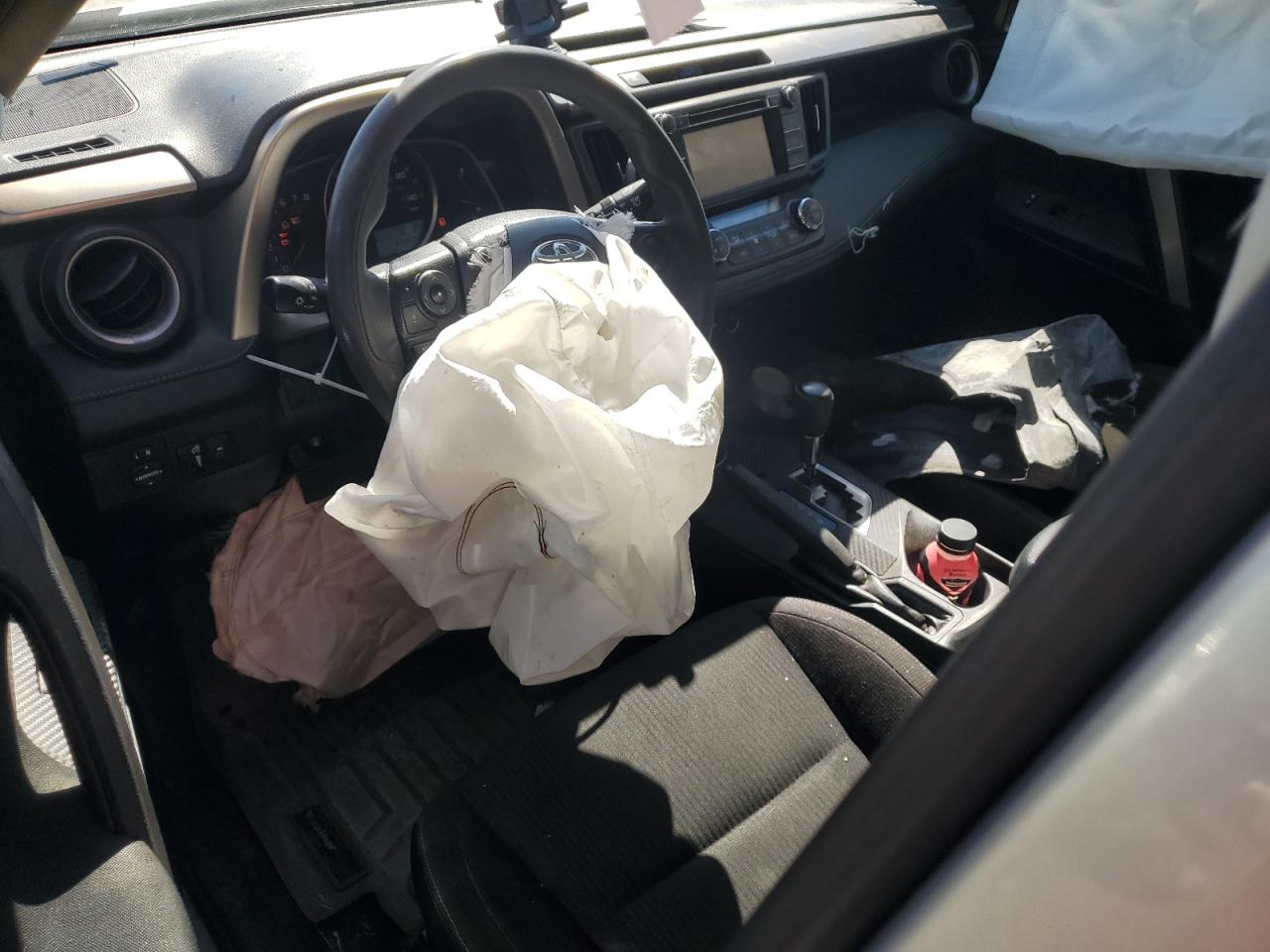 2015 Toyota RAV 4 - Image 8