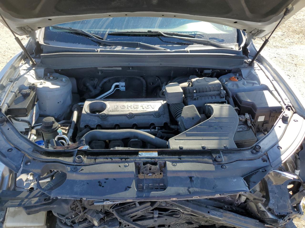 2010 Hyundai Santa Fe - Image 14
