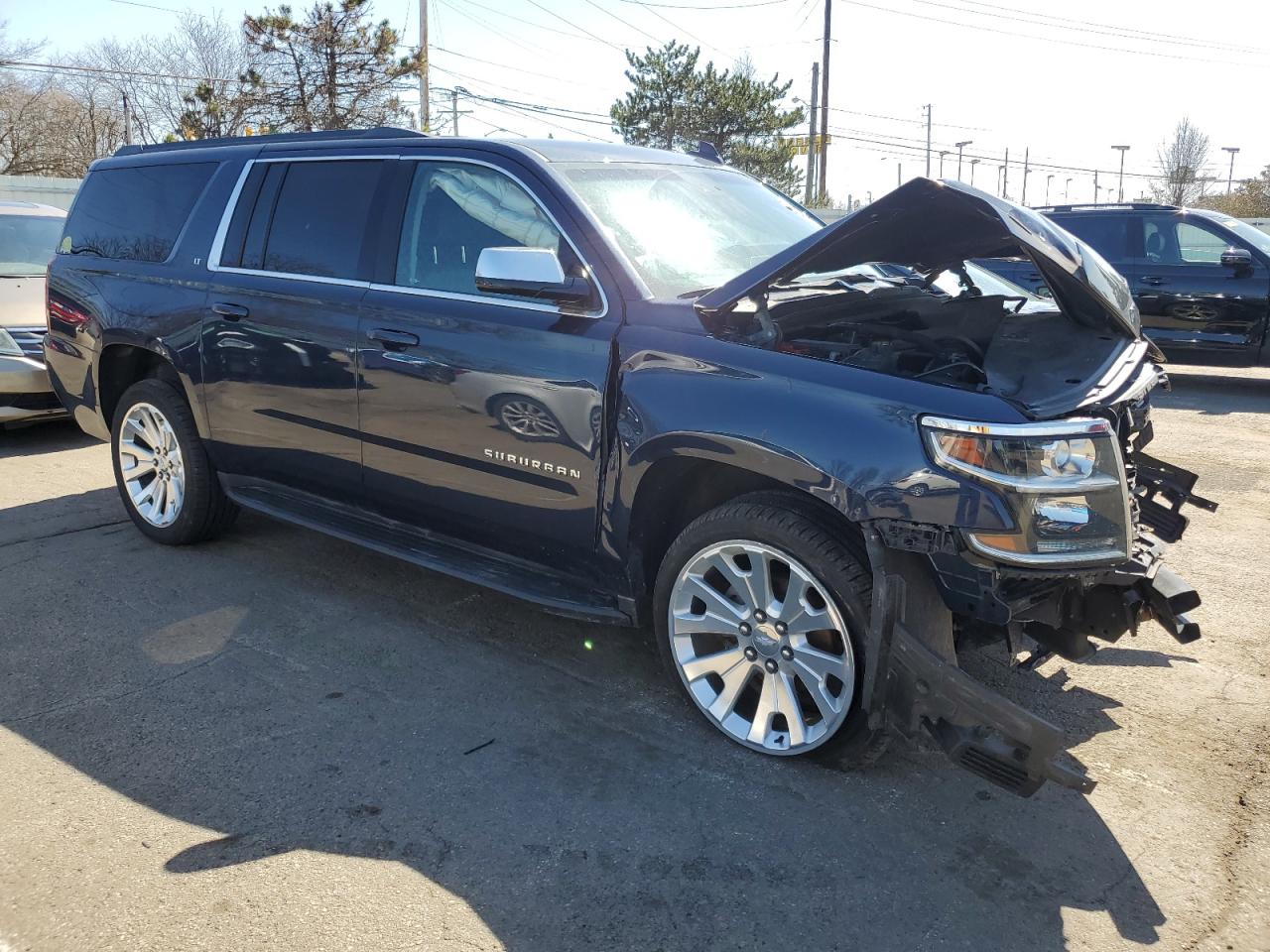 2018 Chevrolet Suburban - Image 4