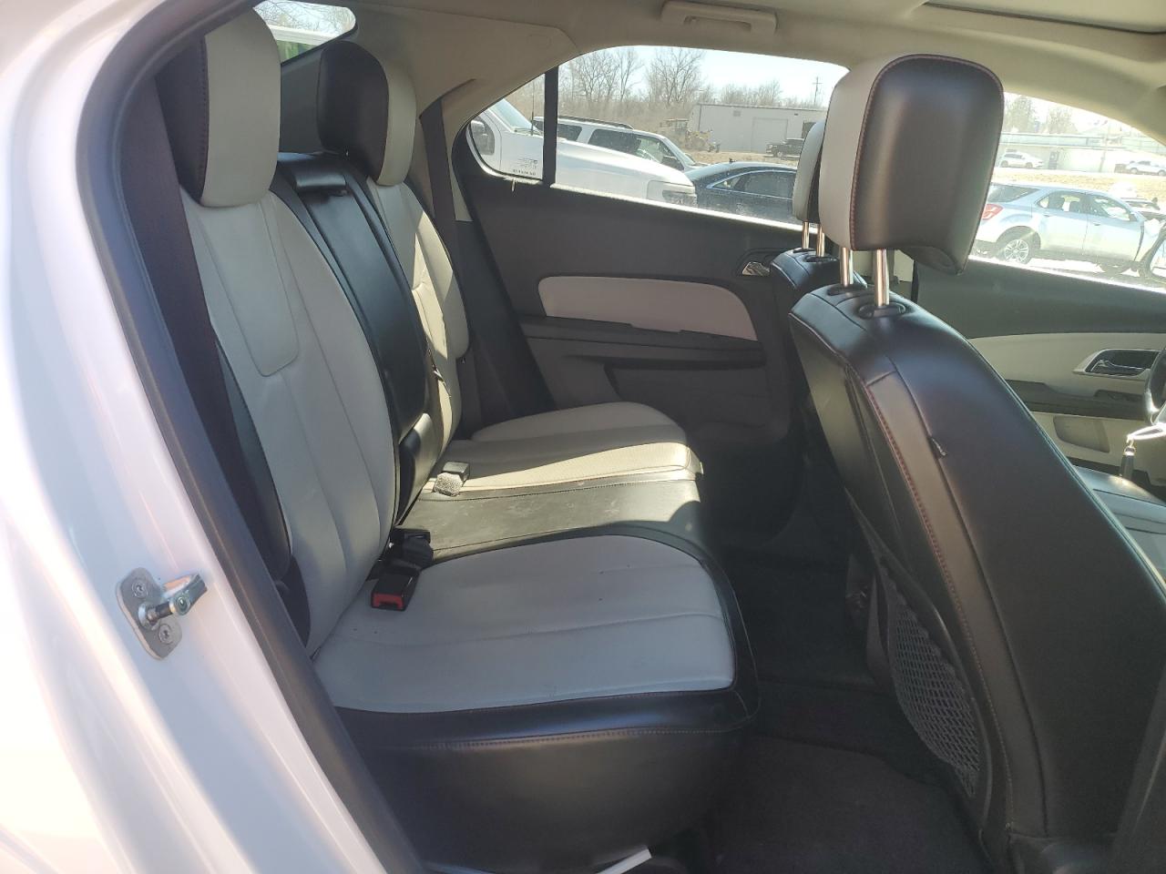 2010 Chevrolet Equinox - Image 11