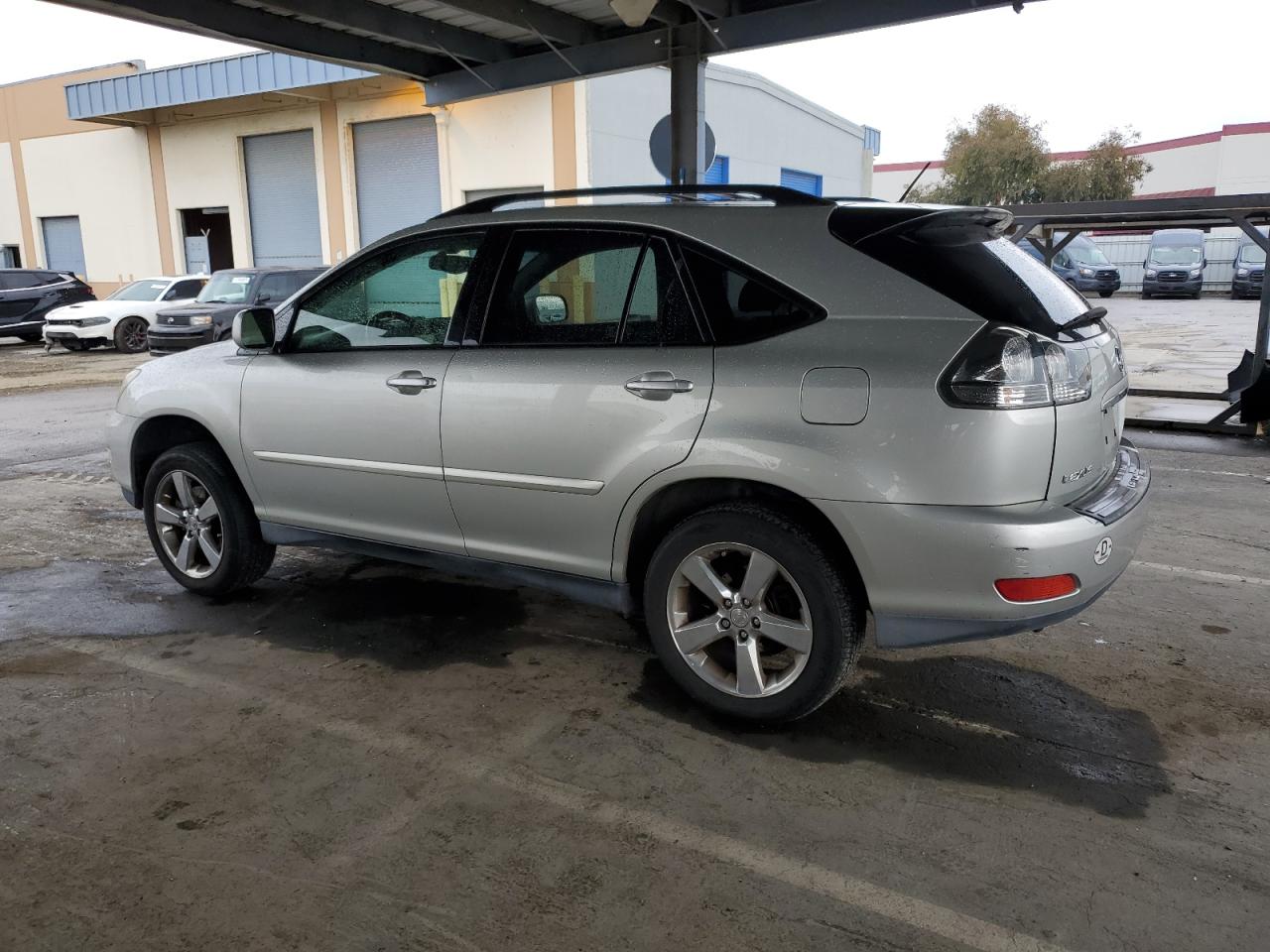 2004 Lexus RX - Image 2