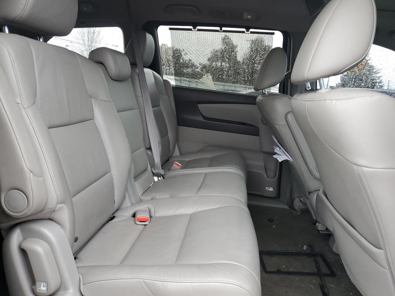 2011 Honda Odyssey - Image 11