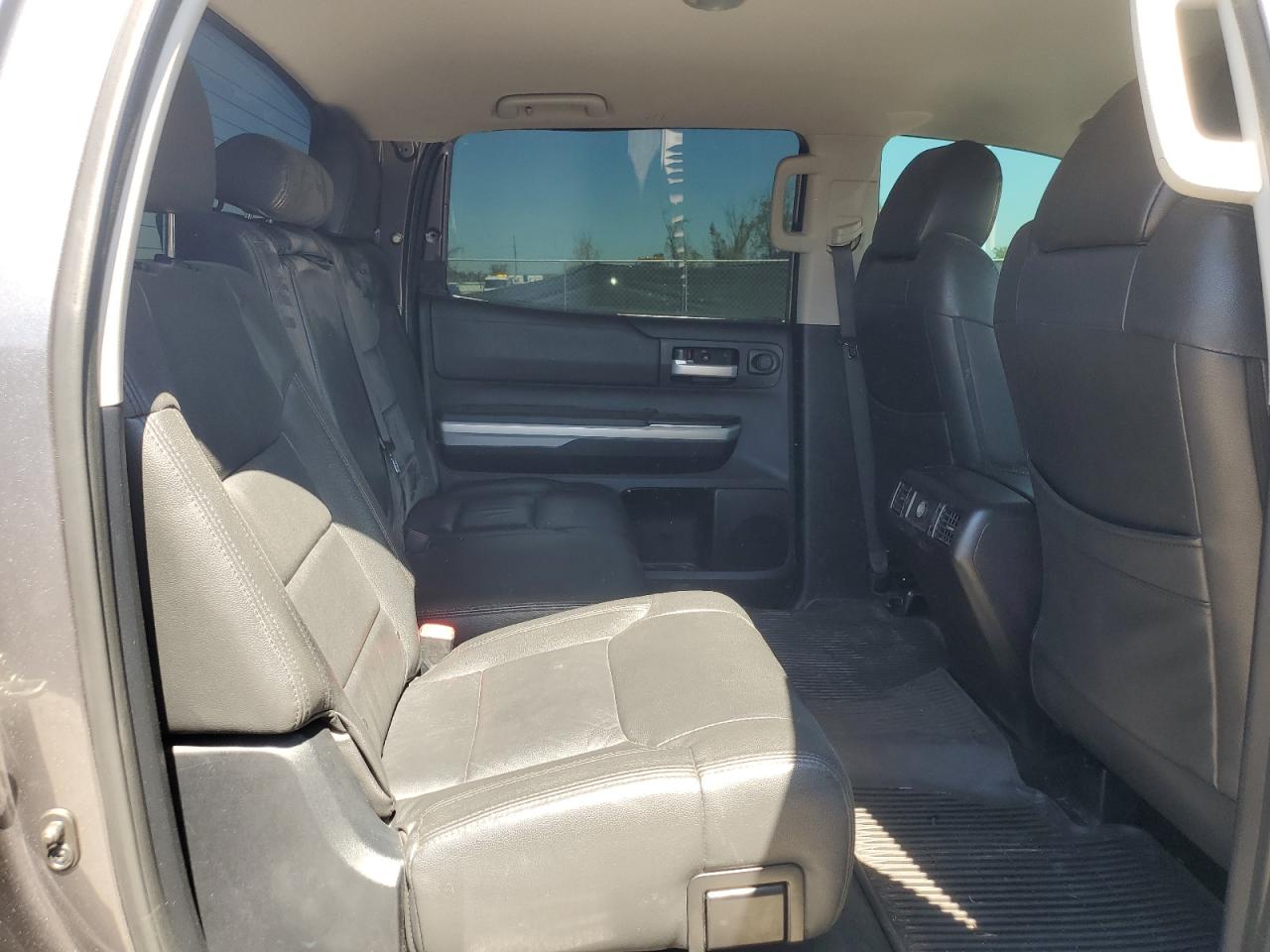 2014 Toyota Tundra - Image 10