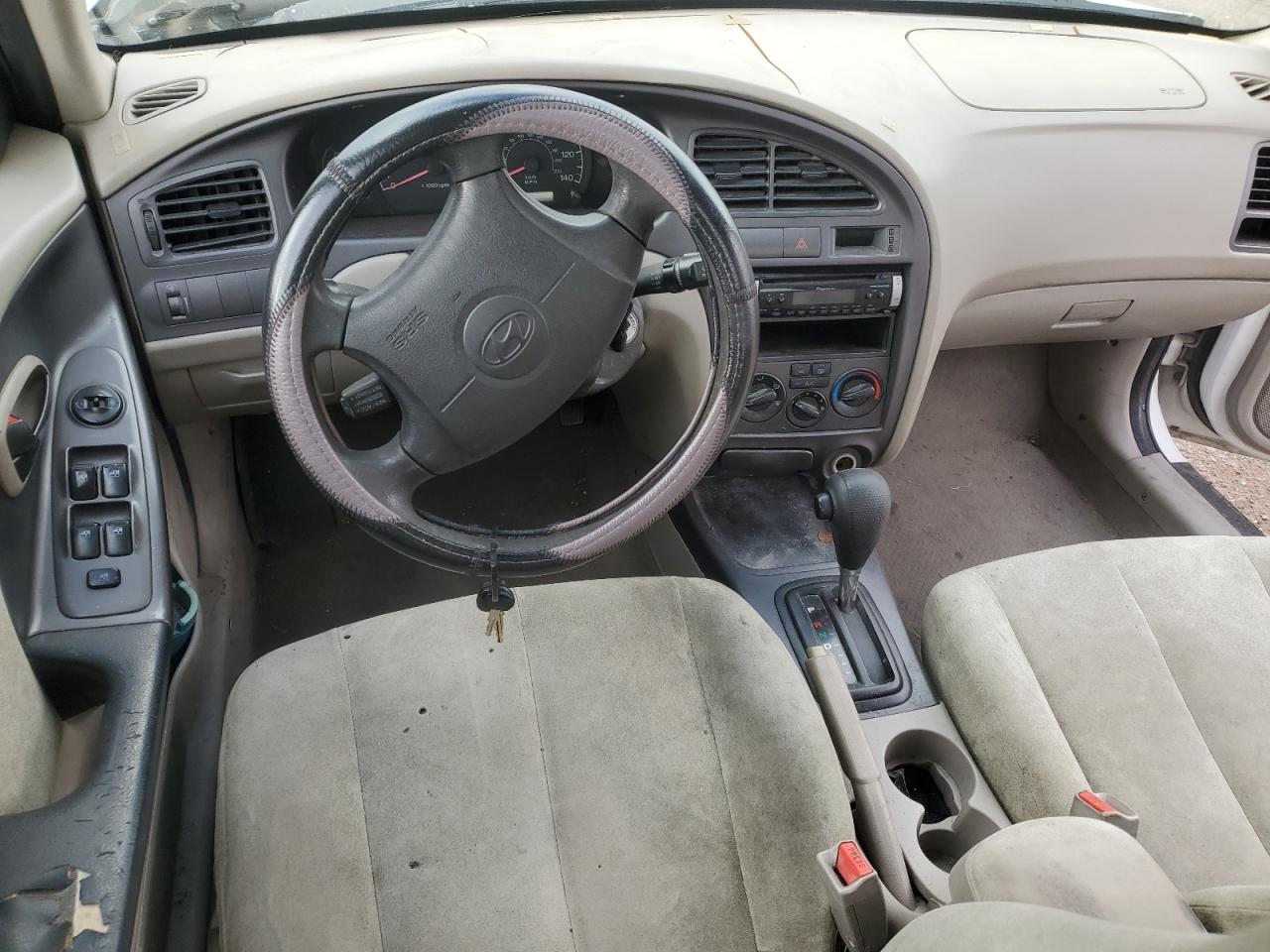 2003 Hyundai Elantra - Image 8