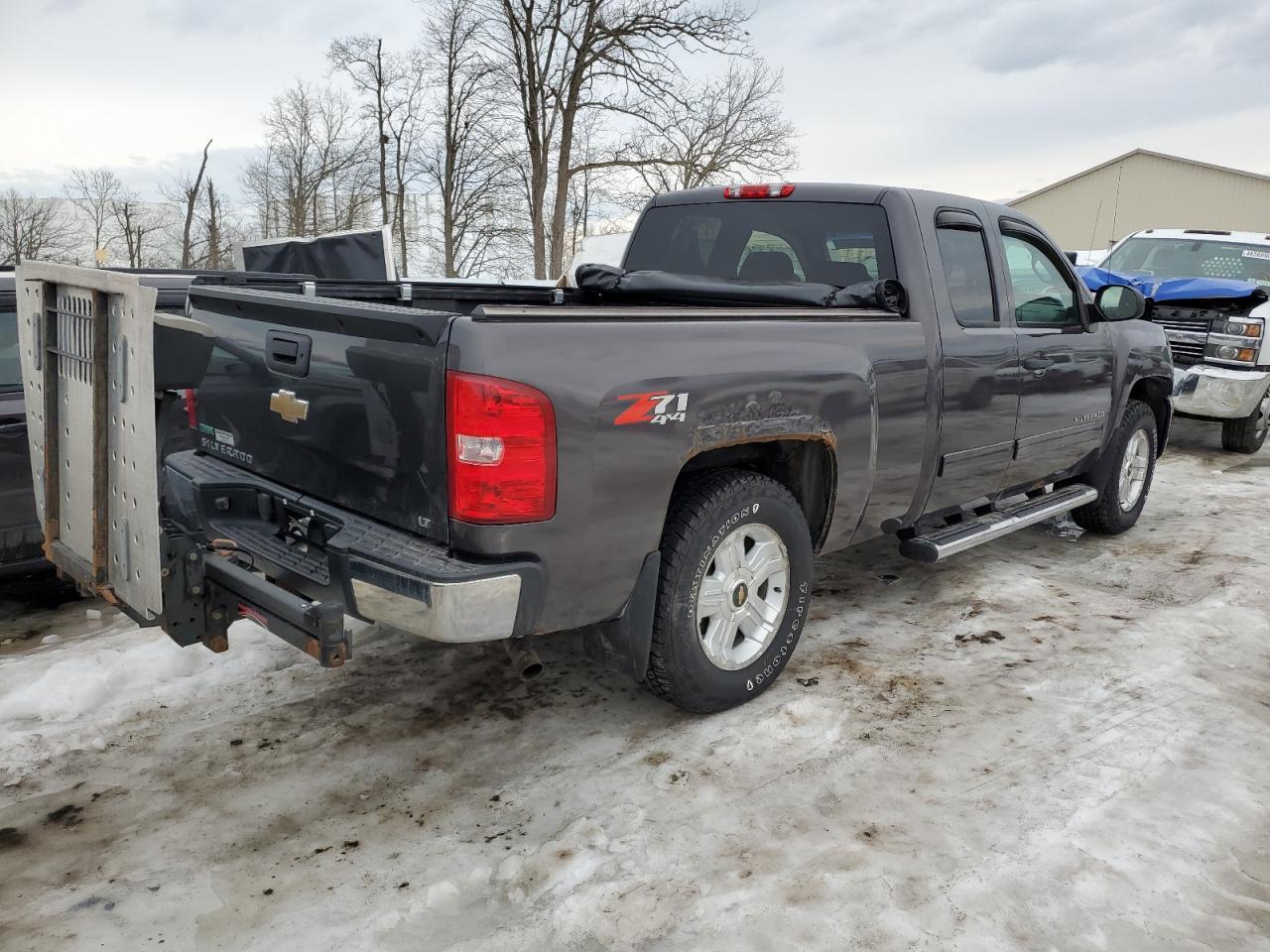 2010 Chevrolet Silverado - Image 3