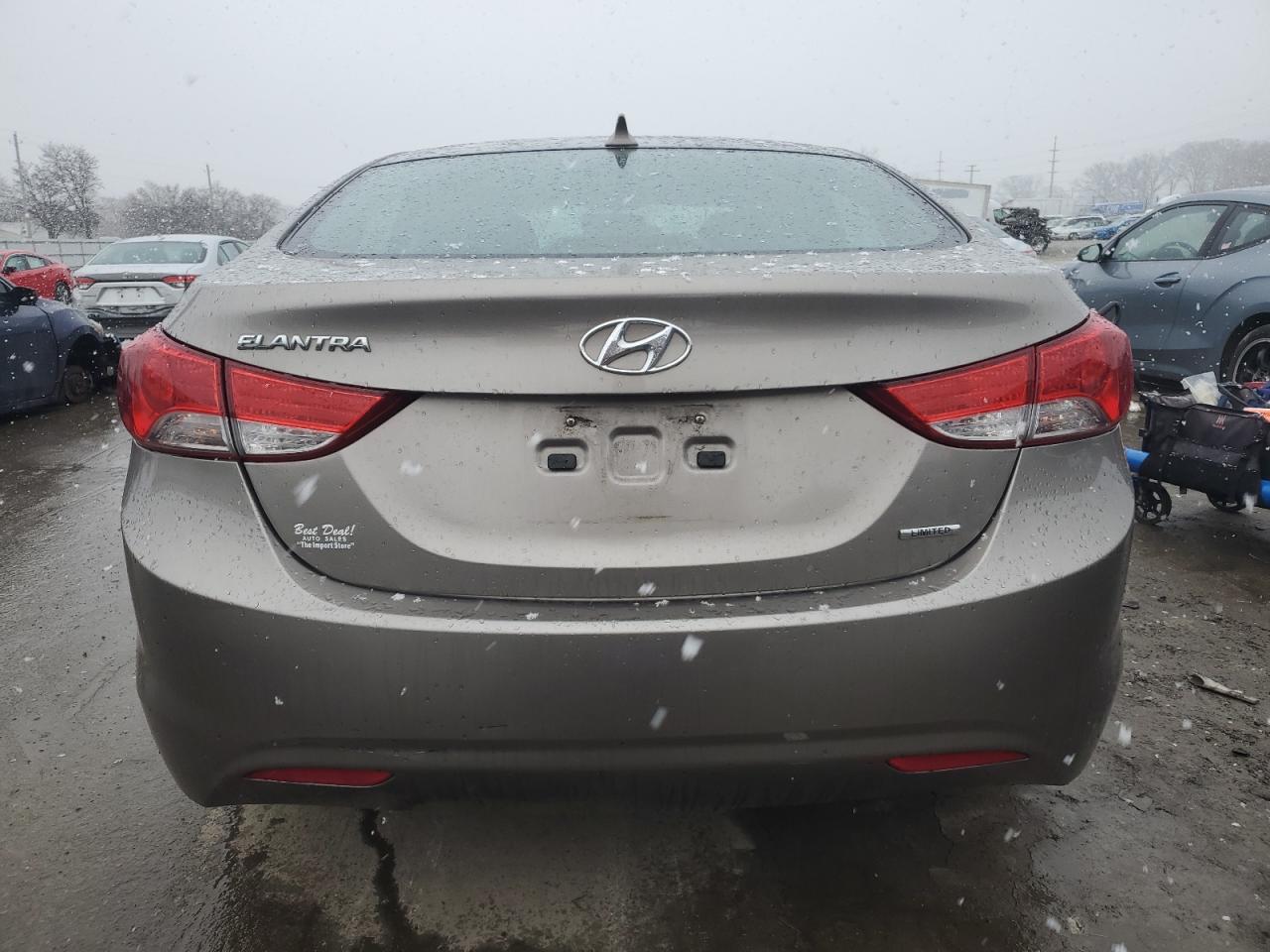 2011 Hyundai Elantra - Image 6